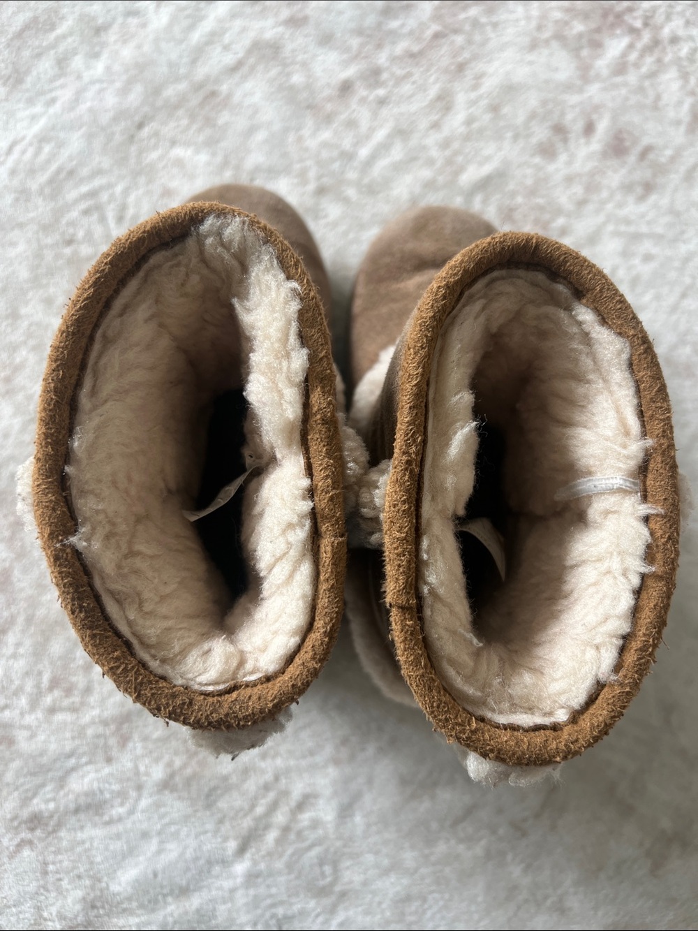 UGG Boots - Picture 4 of 6